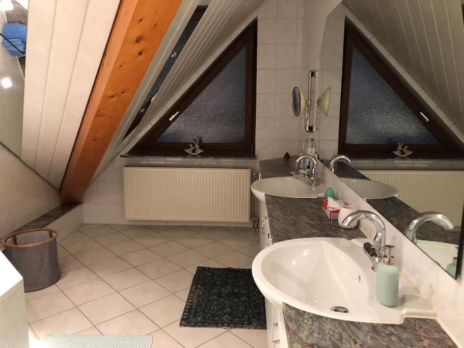 Grosse, Helle Wohnung Fuer Bis Zu 6 Personen Weinheim Dış mekan fotoğraf