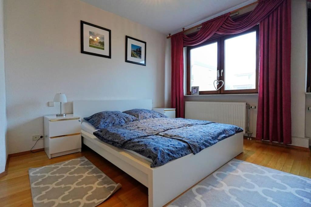 Grosse, Helle Wohnung Fuer Bis Zu 6 Personen Weinheim Dış mekan fotoğraf